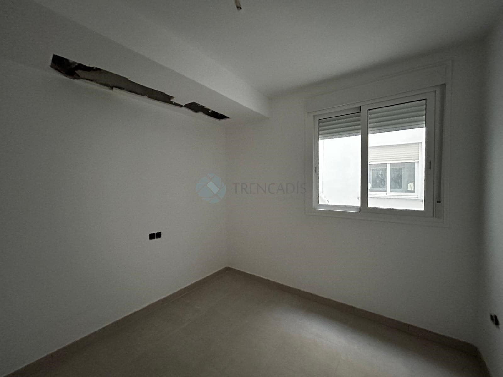 Commercial for sale in La Vall d'Uixo - € 275,000 (Ref: 9021246)