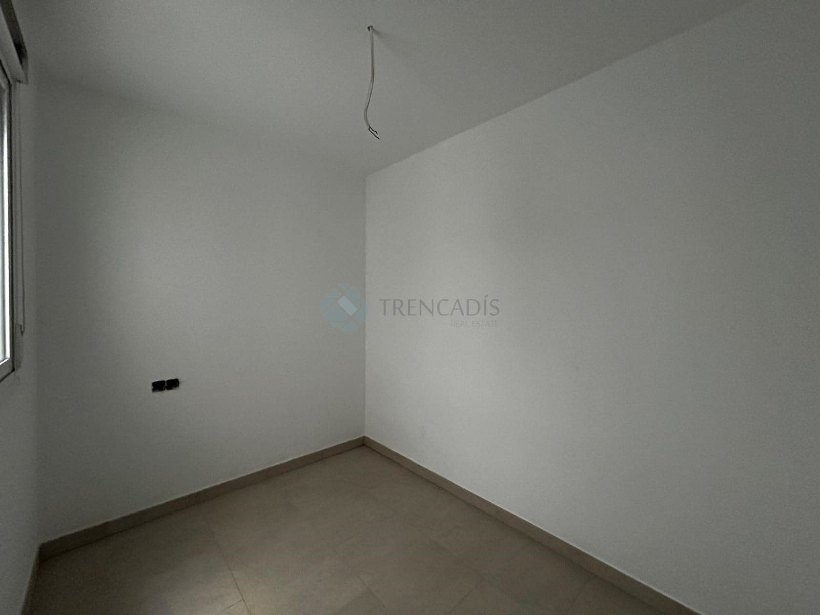 Commercial for sale in La Vall d'Uixo - € 275,000 (Ref: 9021246)