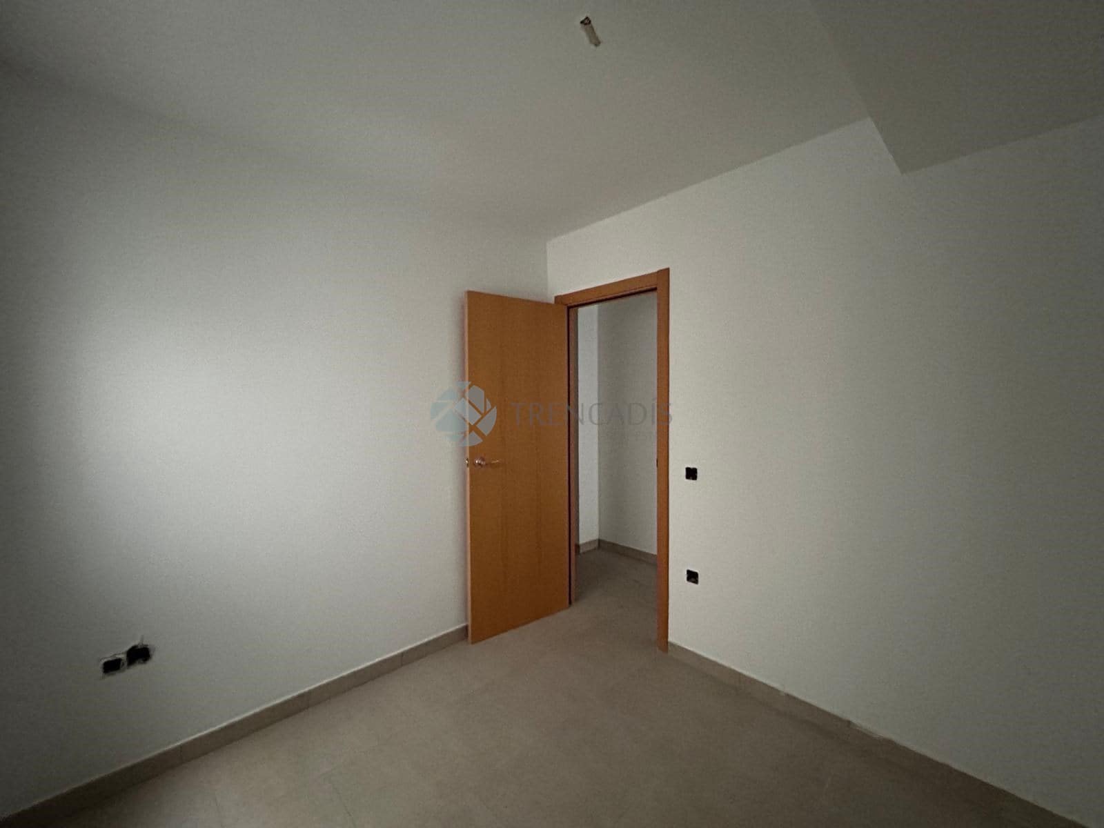 Commercial for sale in La Vall d'Uixo - € 275,000 (Ref: 9021246)