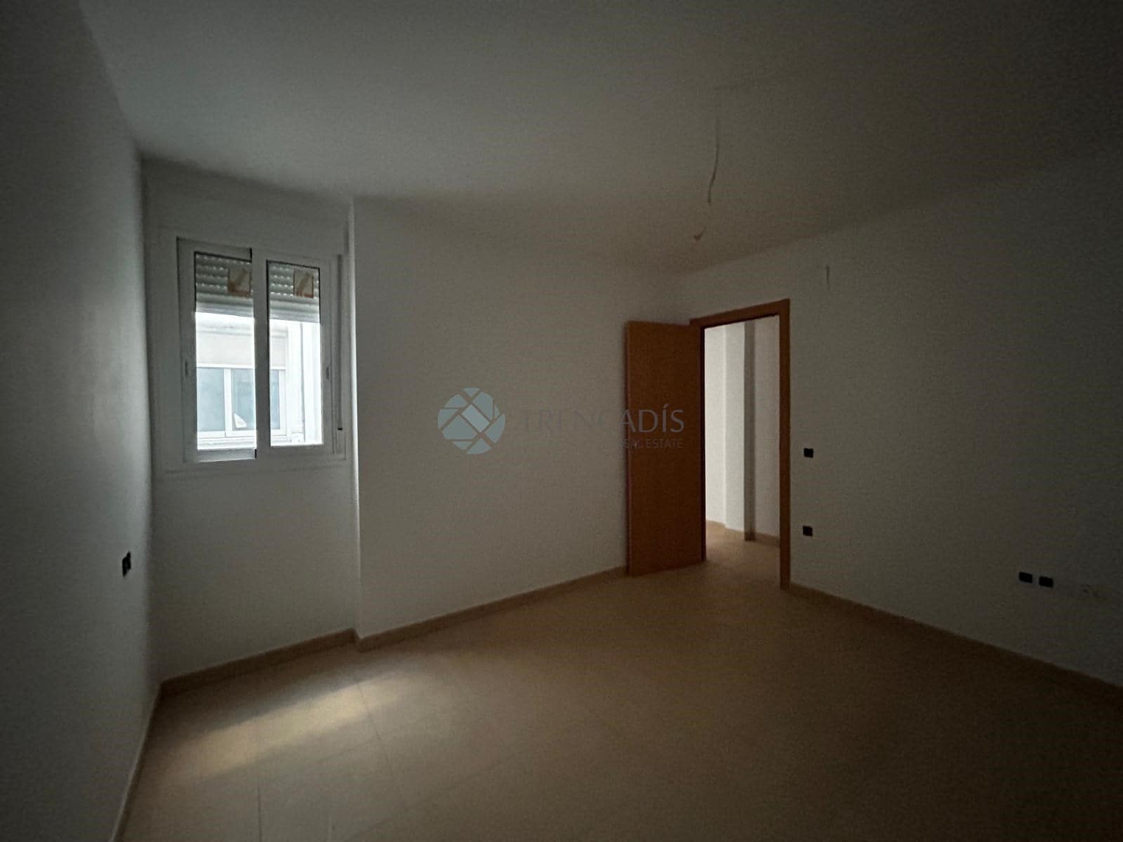 Commercial for sale in La Vall d'Uixo - € 275,000 (Ref: 9021246)