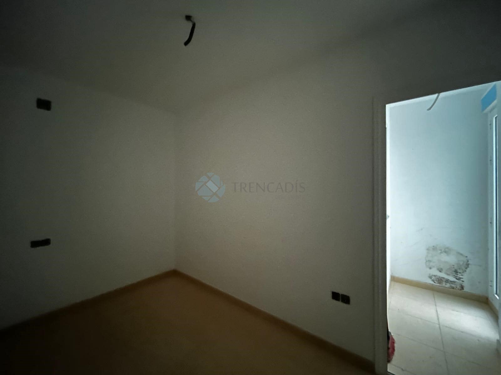 Commercial for sale in La Vall d'Uixo - € 275,000 (Ref: 9021246)