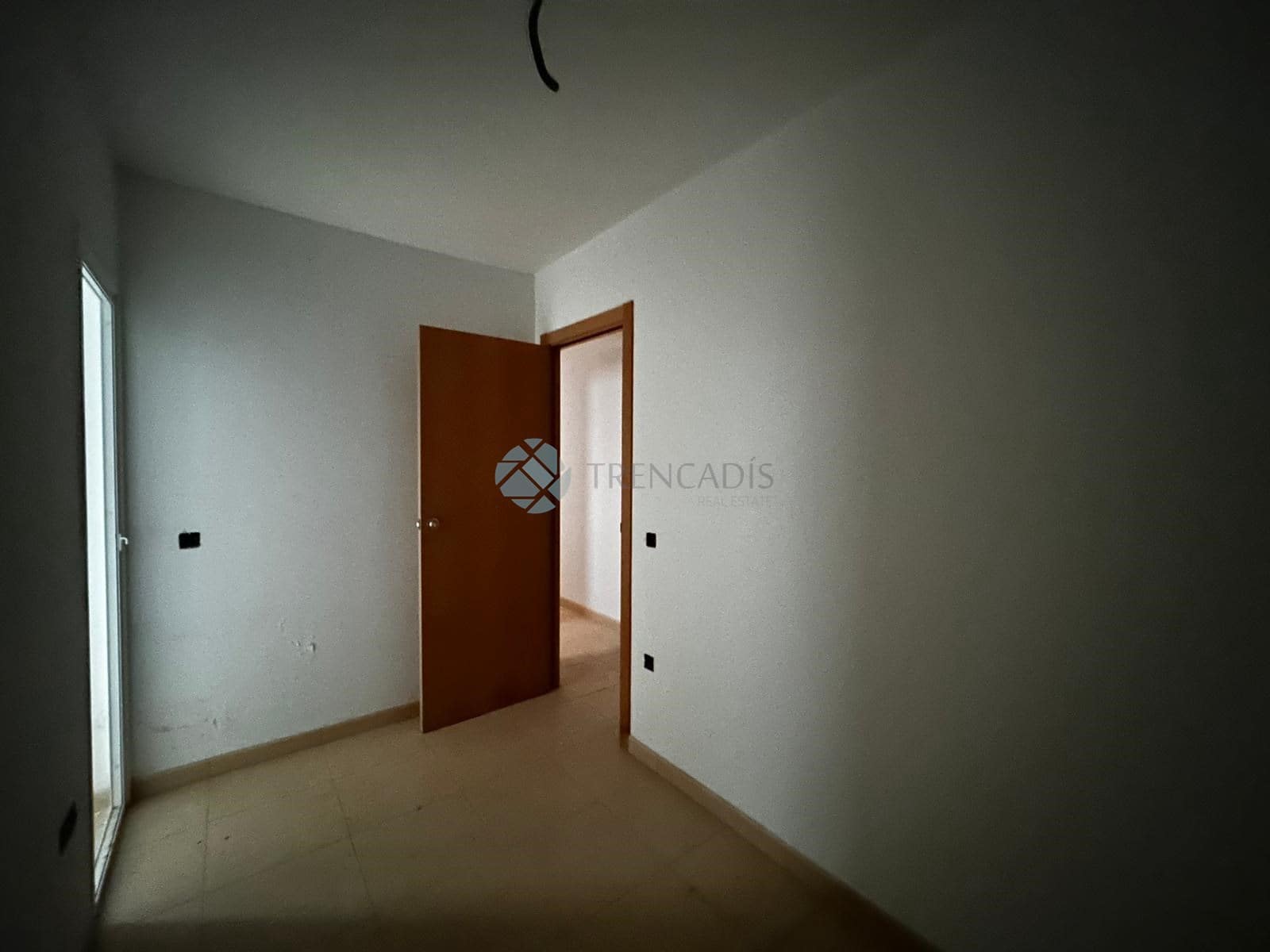 Commercial for sale in La Vall d'Uixo - € 275,000 (Ref: 9021246)