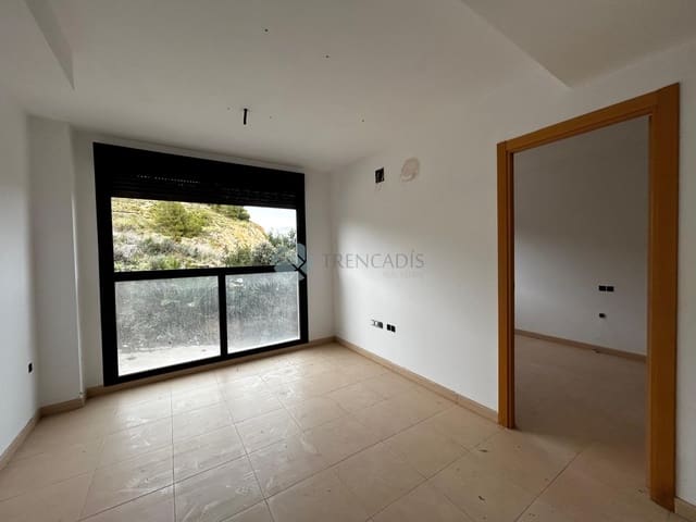 Commercial for sale in La Vall d'Uixó - € 275,000 (Ref: 9021246)