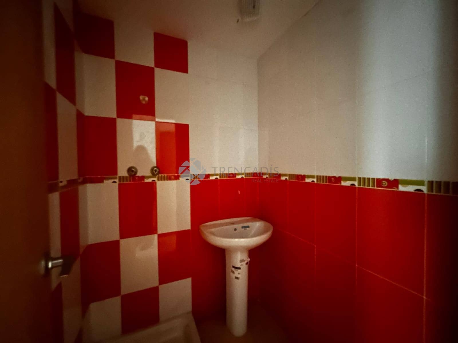 Commercial for sale in La Vall d'Uixo - € 275,000 (Ref: 9021246)