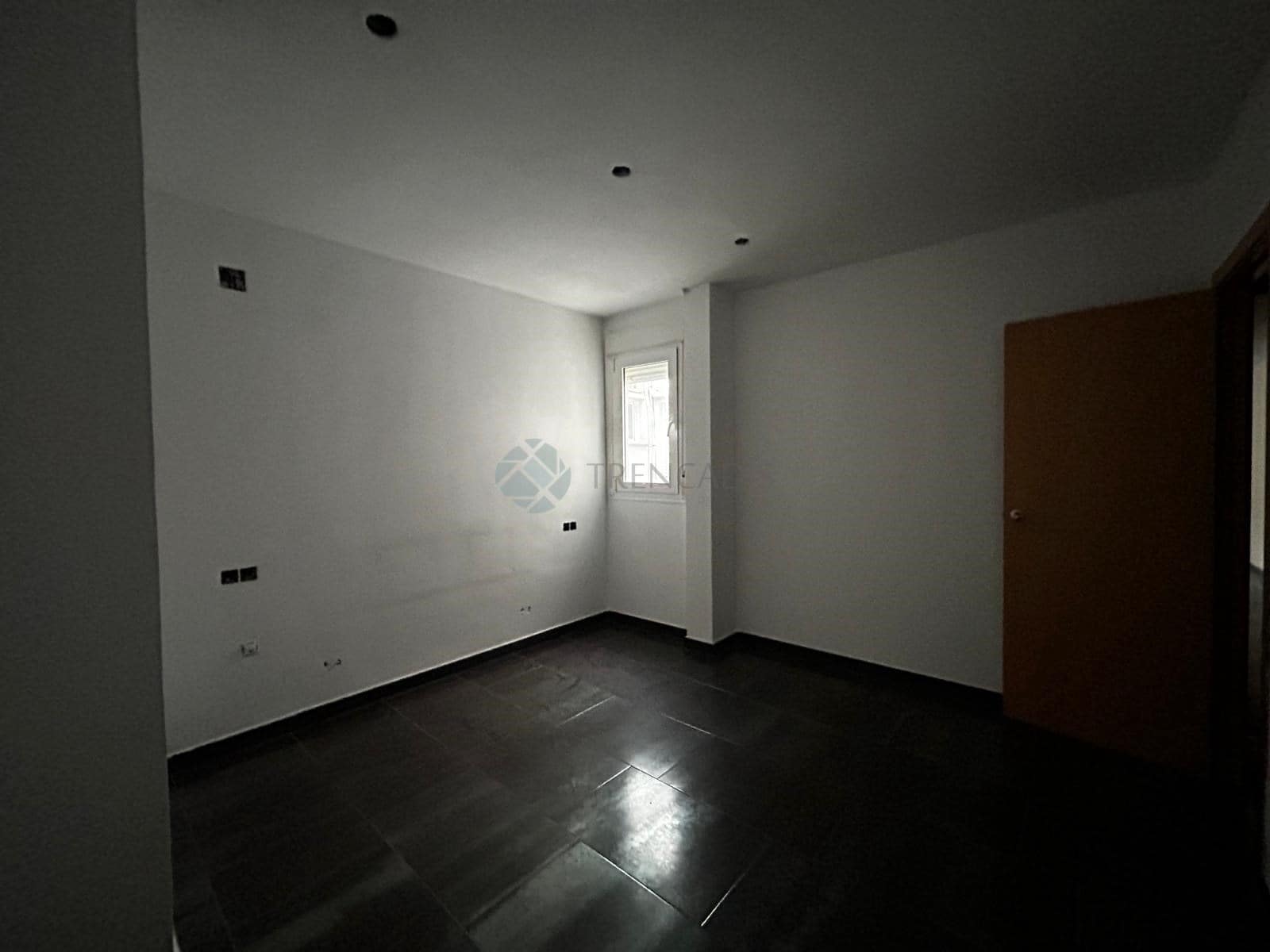 Commercial for sale in La Vall d'Uixo - € 275,000 (Ref: 9021246)