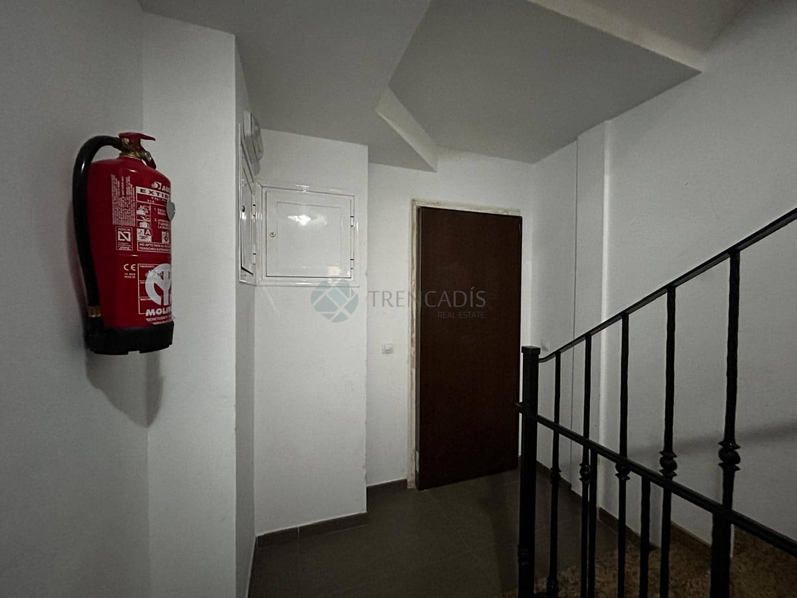 Commercial for sale in La Vall d'Uixo - € 275,000 (Ref: 9021246)