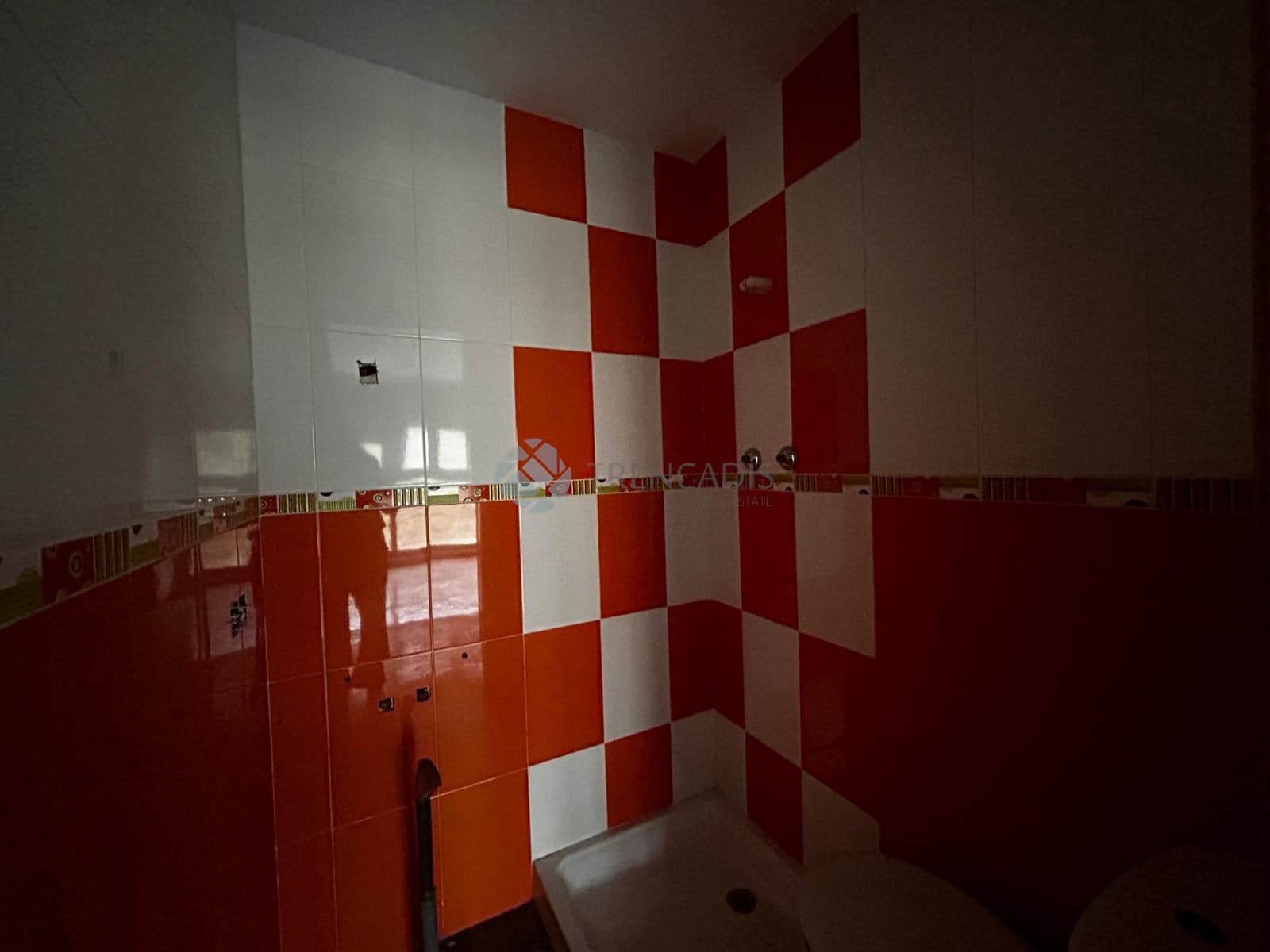 Commercial for sale in La Vall d'Uixo - € 275,000 (Ref: 9021246)