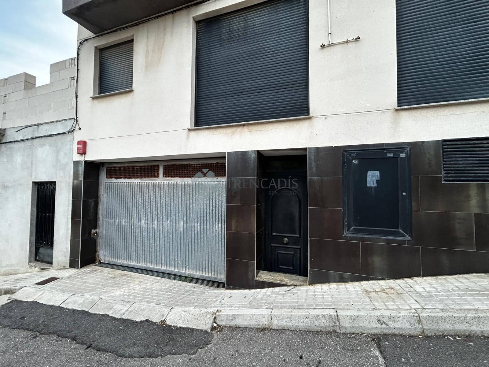 Commercial for sale in La Vall d'Uixo - € 275,000 (Ref: 9021246)