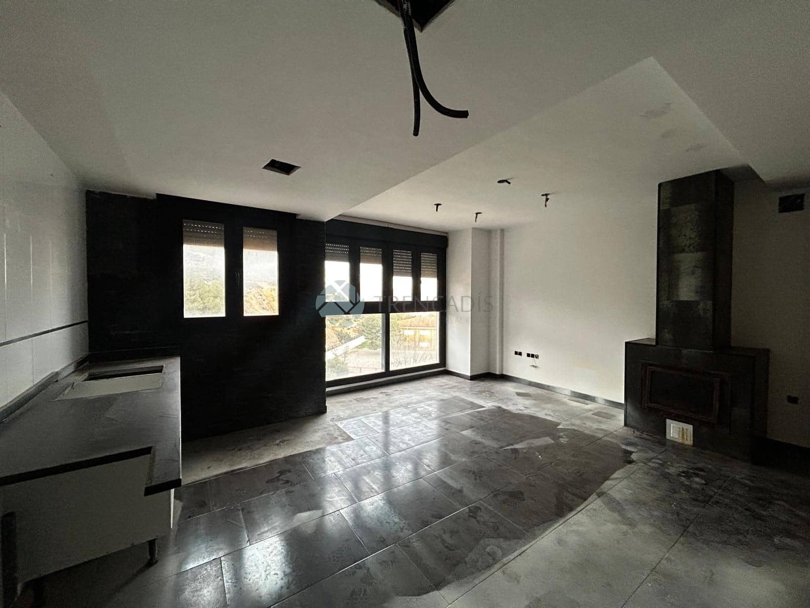 Commercial for sale in La Vall d'Uixo - € 275,000 (Ref: 9021246)