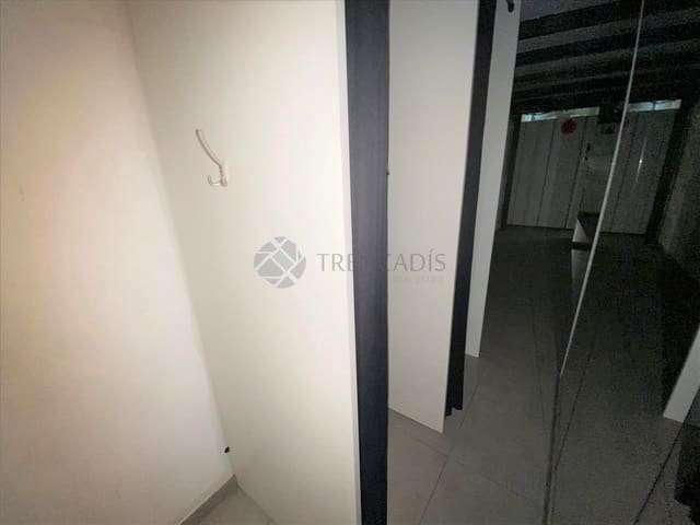 Local Comercial en València ciudad en venta - 116.000 € (Ref: 9025222)