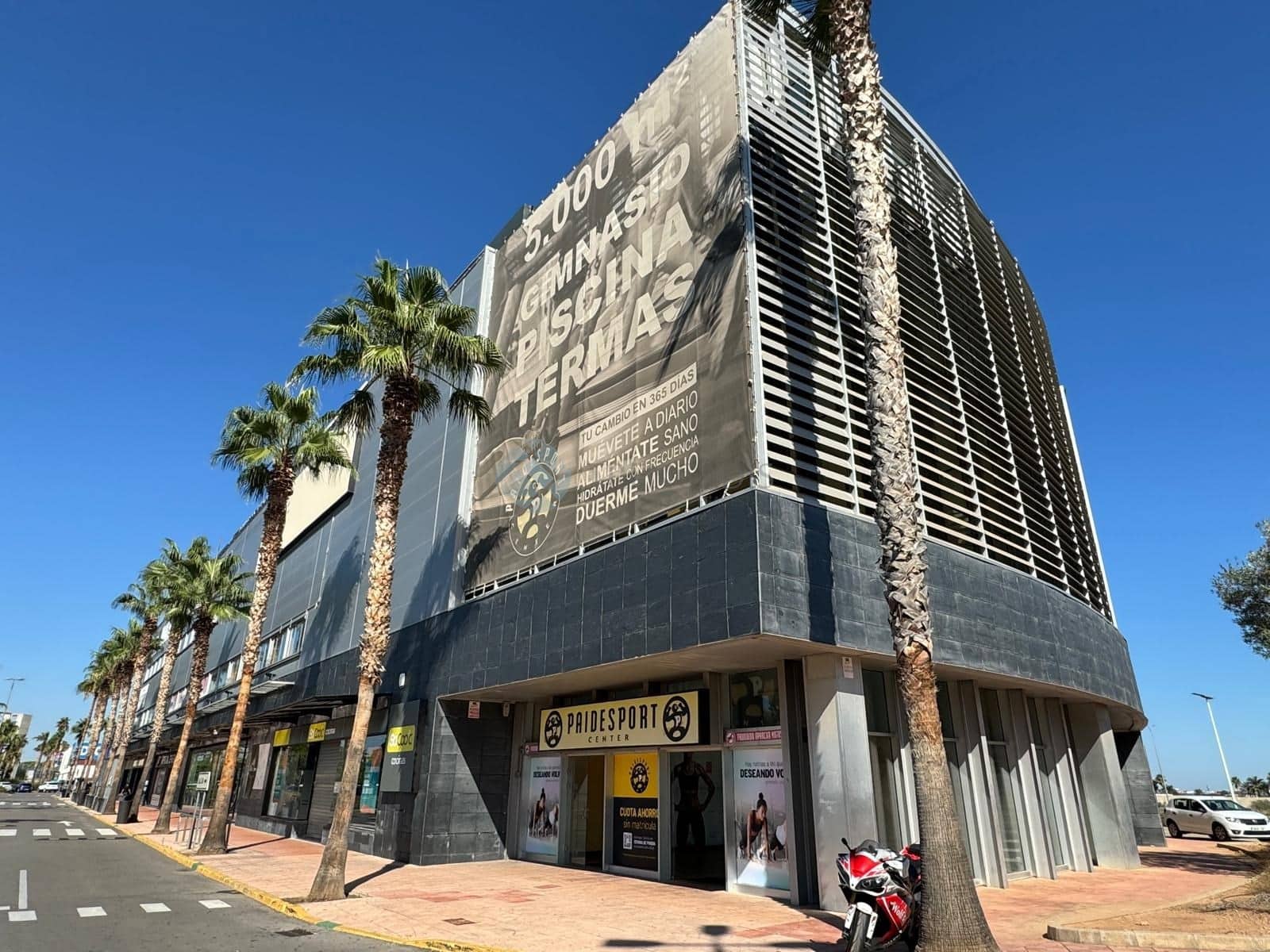 Erhverv til salg i Aldaia - € 1.215.000 (Ref: 9025223)