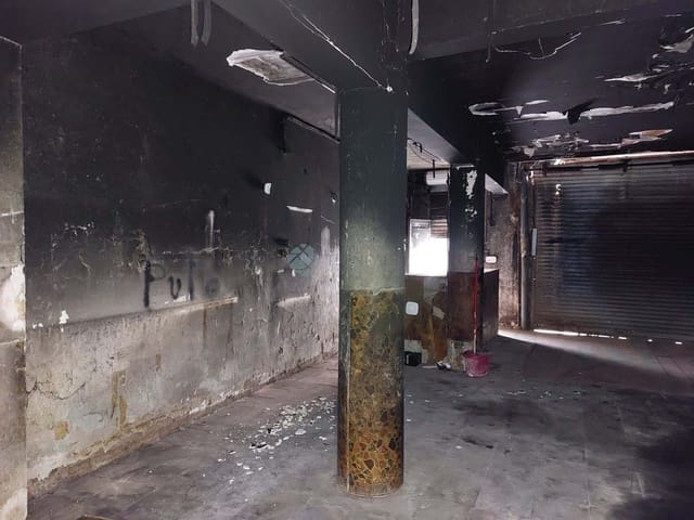 Commercial for sale in Montcada i Reixac - € 74,000 (Ref: 9031115)