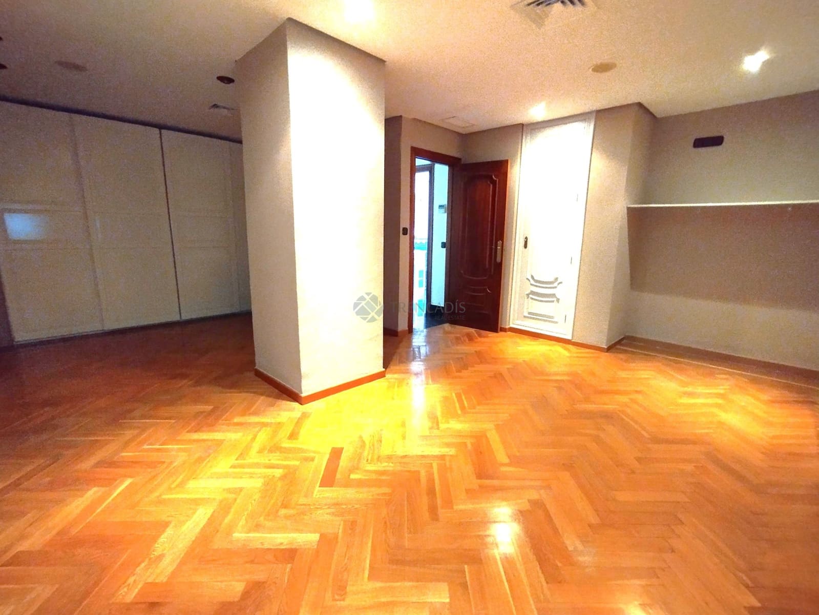 4 soveværelse Villa til salg i Elda - € 475.000 (Ref: 9031124)