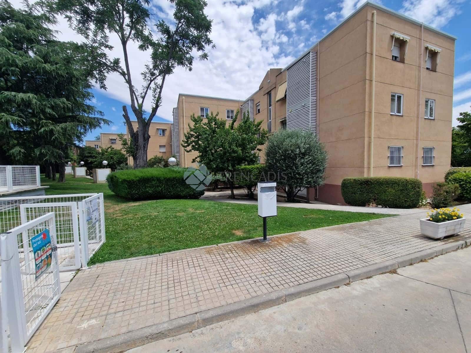 3 bedroom Apartment for sale in Madrid city - € 274,000 (Ref: 9145998)