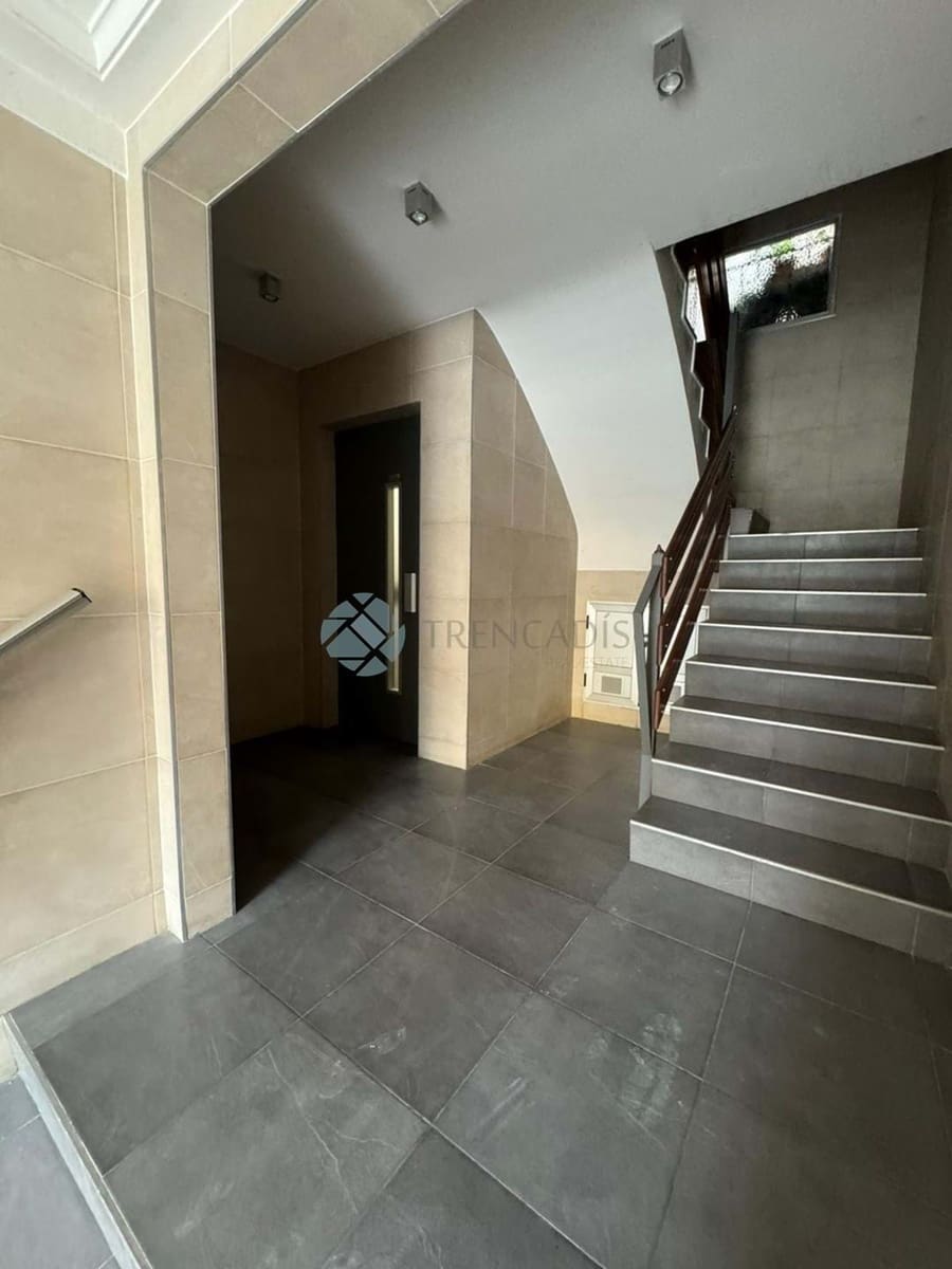 4 bedroom Apartment for sale in Denia - € 209,000 (Ref: 9187357)