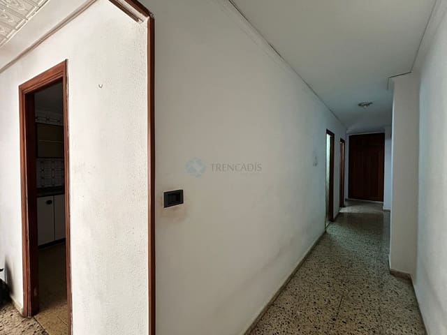 4 bedroom Apartment for sale in Dénia - € 209,000 (Ref: 9187357)