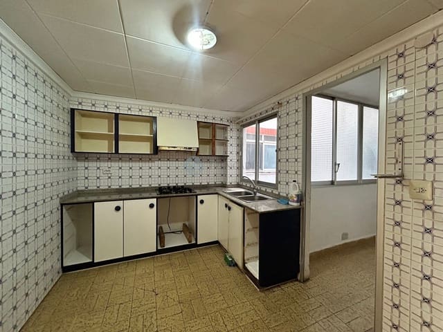 4 bedroom Apartment for sale in Dénia - € 209,000 (Ref: 9187357)