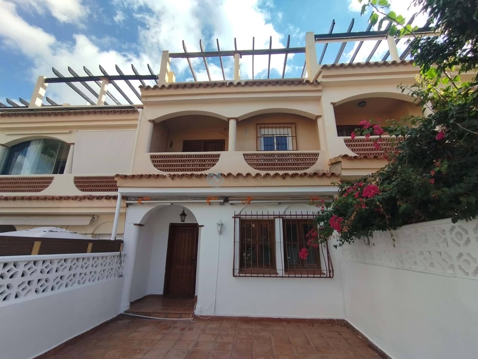 3 soveværelse Rækkehus til salg i Alfaz del Pi / L'Alfas del Pi med swimmingpool - € 361.500 (Ref: 9234996)