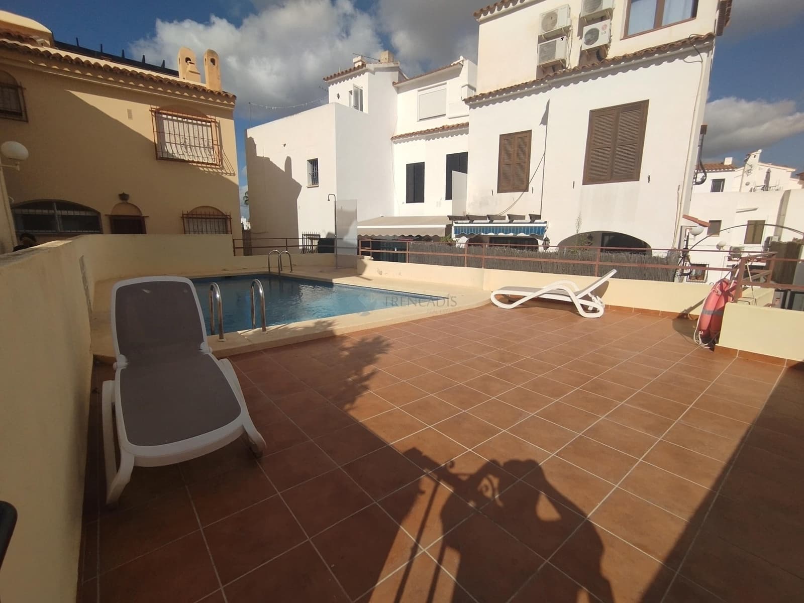 3 soveværelse Rækkehus til salg i Alfaz del Pi / L'Alfas del Pi med swimmingpool - € 361.500 (Ref: 9234996)