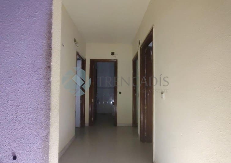 3 quarto Moradia em Banda para venda em Recas - 143 000 € (Ref: 9296157)