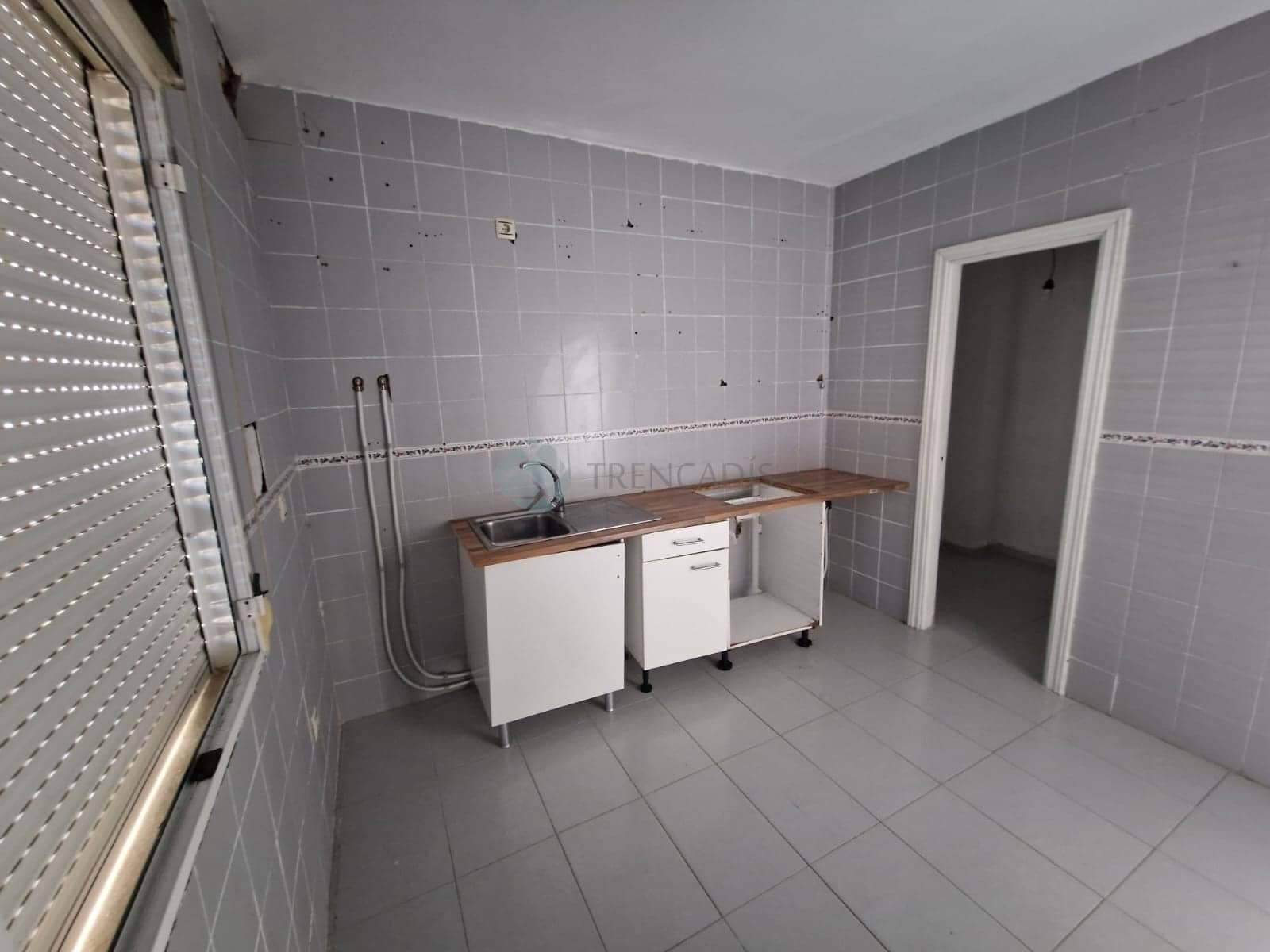 3 quarto Moradia em Banda para venda em Recas - 143 000 € (Ref: 9296157)