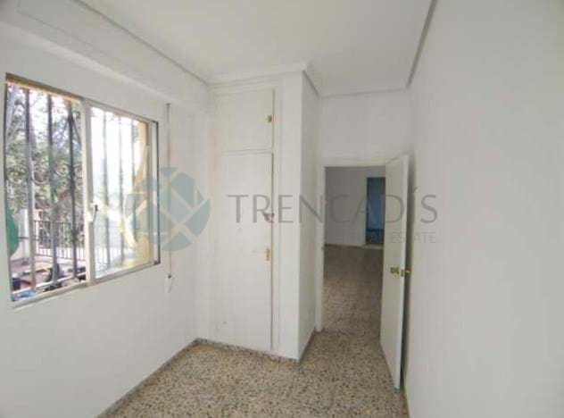 3 bedroom Villa for sale in Vilamarxant / Villamarchante - € 190,000 (Ref: 9388565)