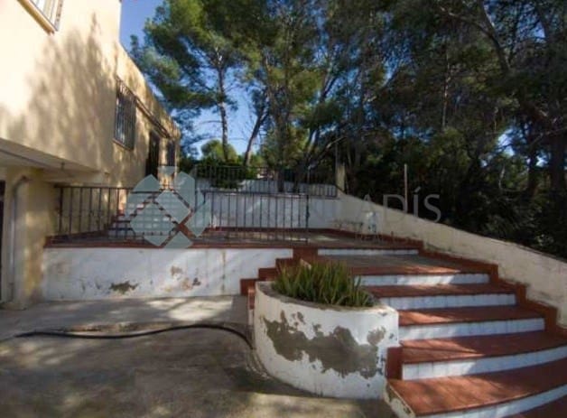 3 bedroom Villa for sale in Vilamarxant / Villamarchante - € 190,000 (Ref: 9388565)