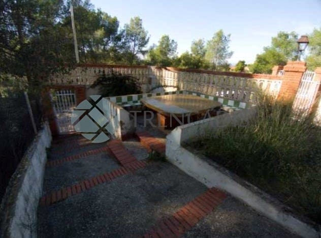 3 bedroom Villa for sale in Vilamarxant / Villamarchante - € 190,000 (Ref: 9388565)