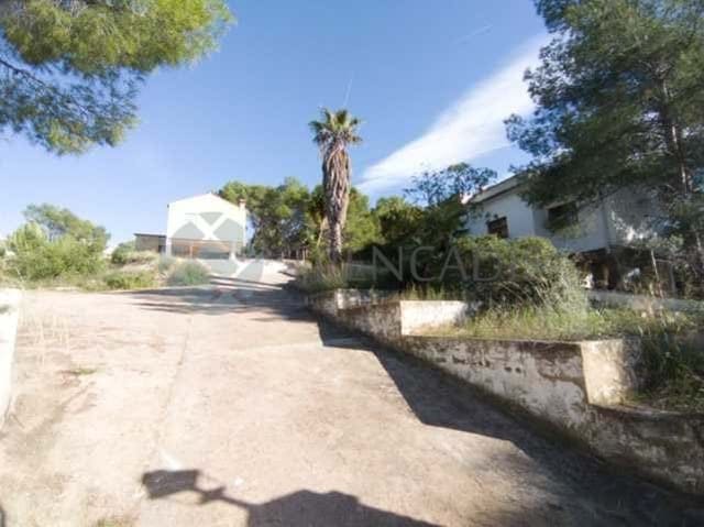 3 bedroom Villa for sale in Vilamarxant / Villamarchante - € 190,000 (Ref: 9388565)