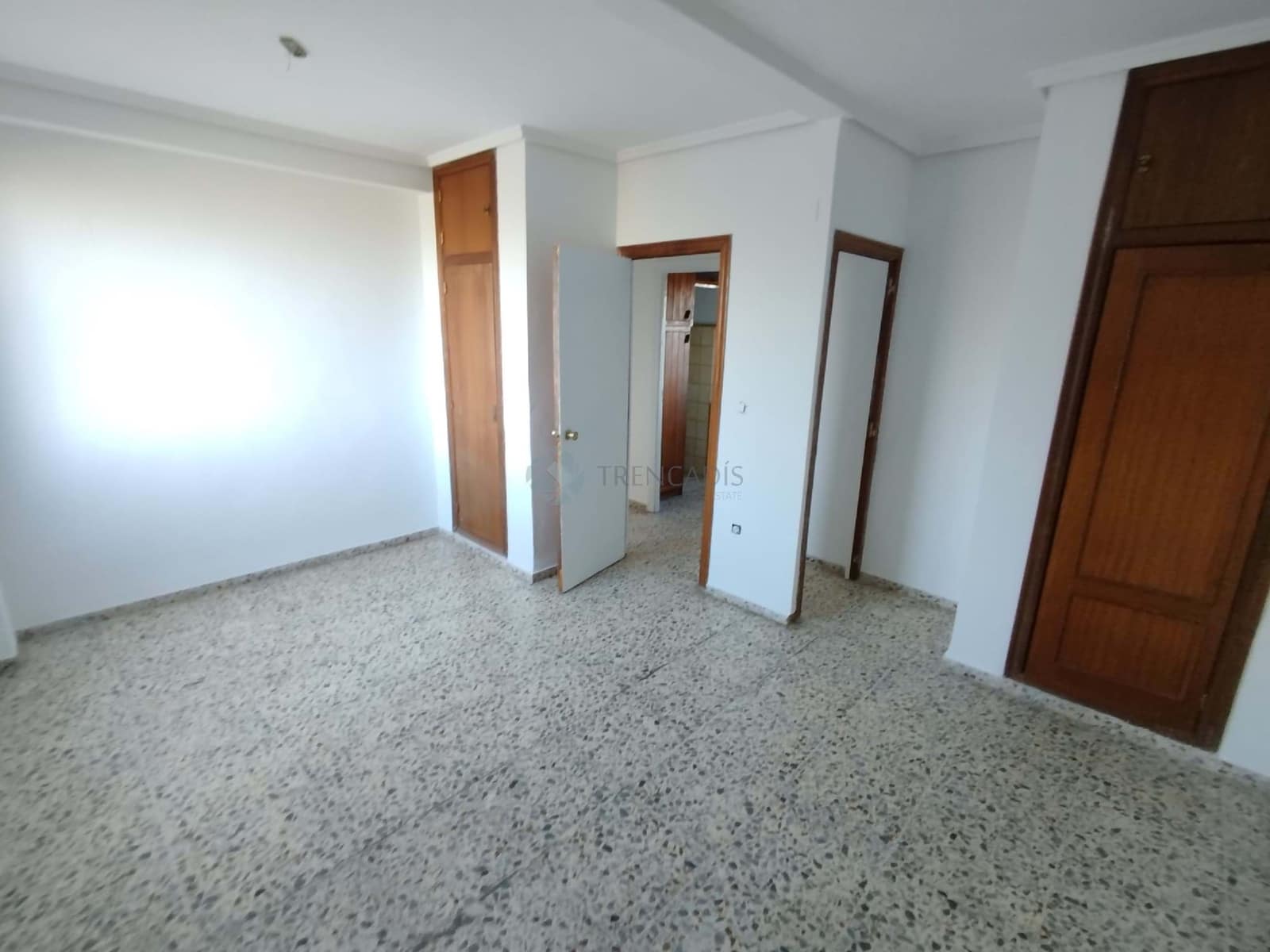 3 bedroom Villa for sale in Vilamarxant / Villamarchante - € 190,000 (Ref: 9388565)