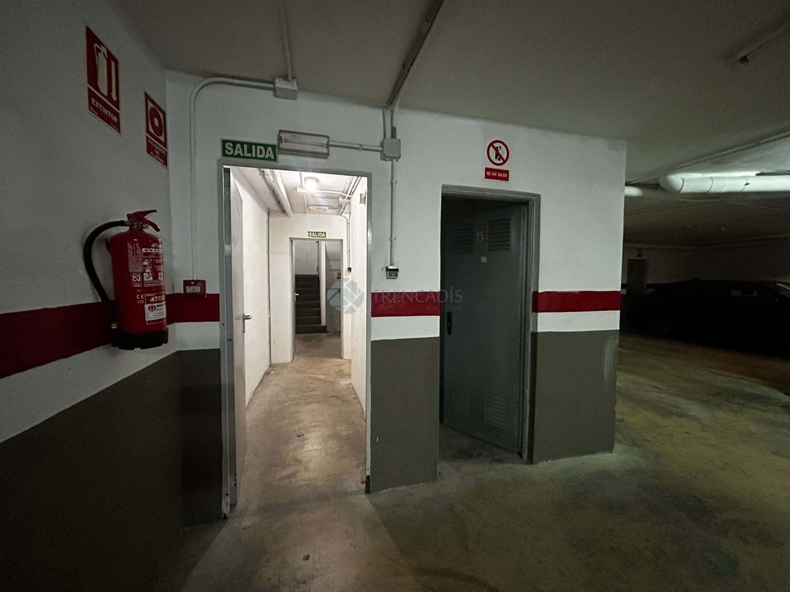 Garage for sale in Valencia city - € 12,825 (Ref: 9426279)