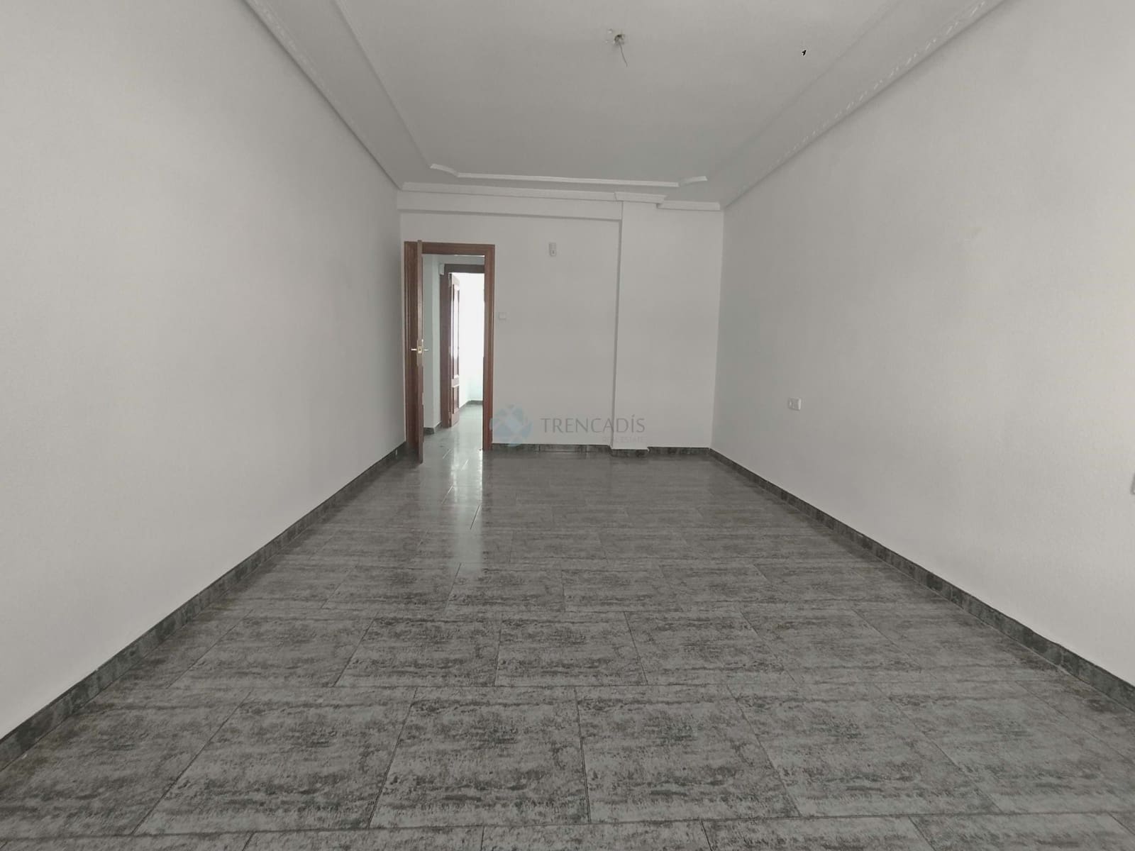 4 bedroom Apartment for sale in Sax - € 69,000 (Ref: 9438761)