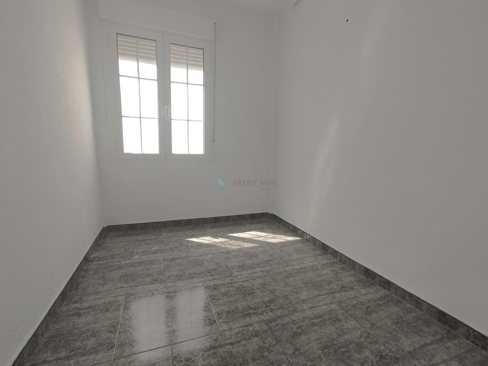 4 bedroom Apartment for sale in Sax - € 69,000 (Ref: 9438761)