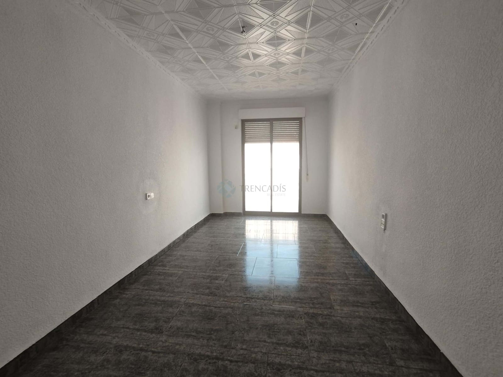 4 bedroom Apartment for sale in Sax - € 69,000 (Ref: 9438761)