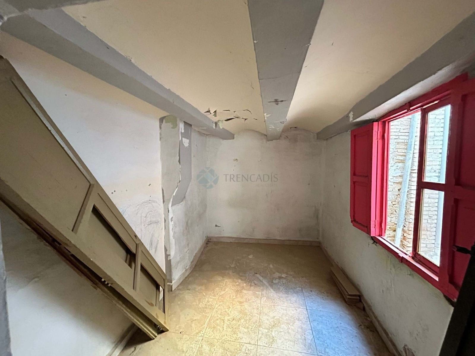 Casa de 4 habitaciones en Ontinyent en venta - 59.000 € (Ref: 9471783)