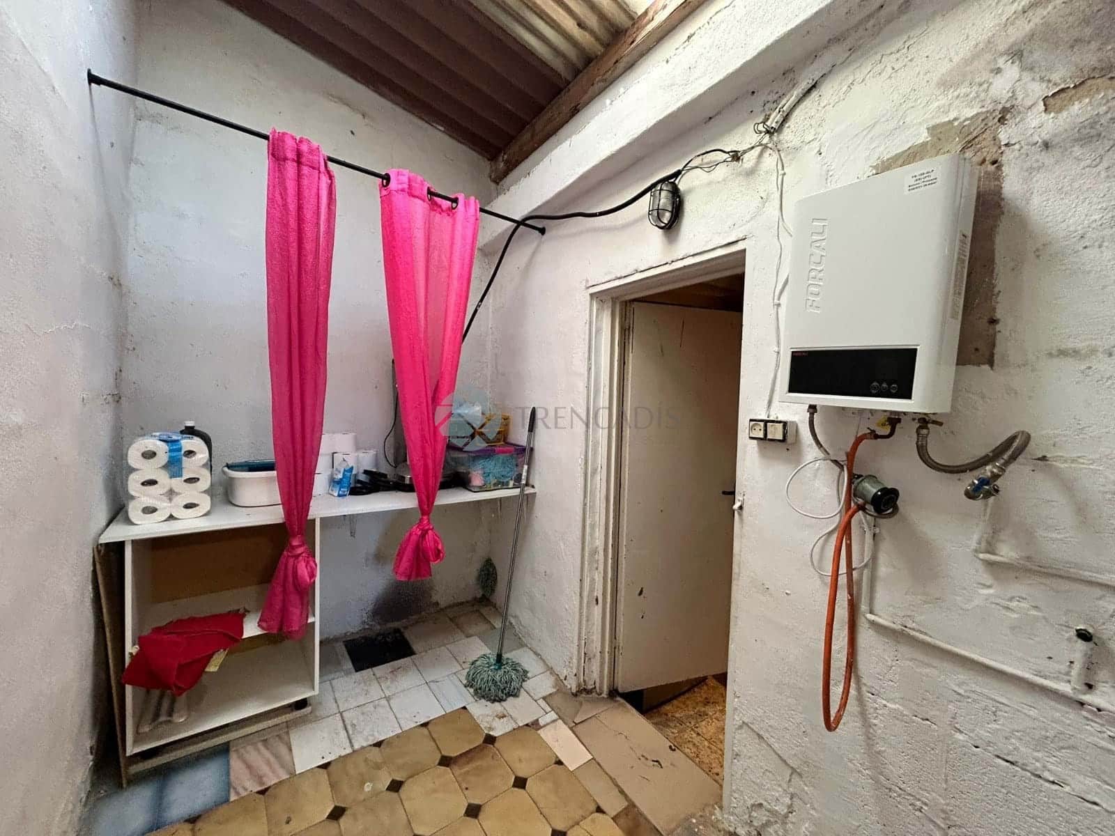 4 bedroom Villa for sale in Lliria - € 180,000 (Ref: 9503552)