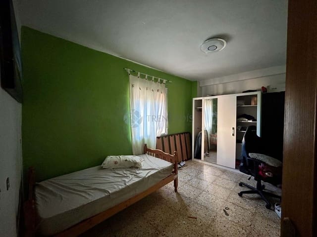 4 bedroom Villa for sale in Llíria - € 180,000 (Ref: 9503552)