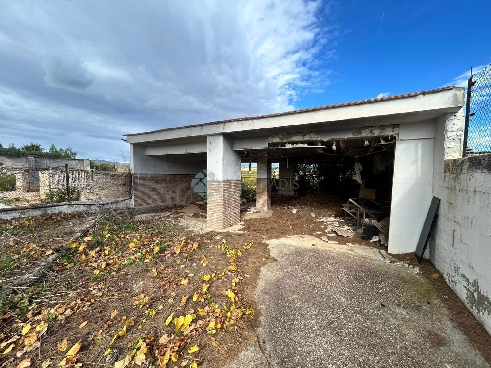 Grunde uden byggetilladelser til salg i Turis - € 27.500 (Ref: 9542102)