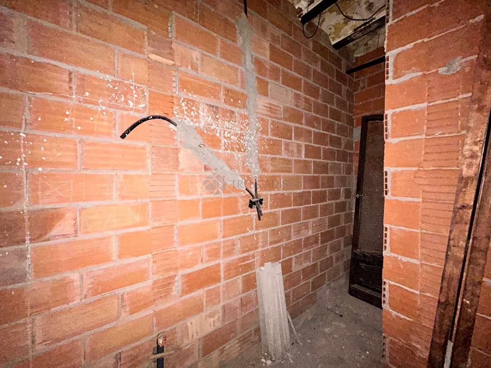 4 bedroom Townhouse for sale in Catadau - € 77,000 (Ref: 9580117)