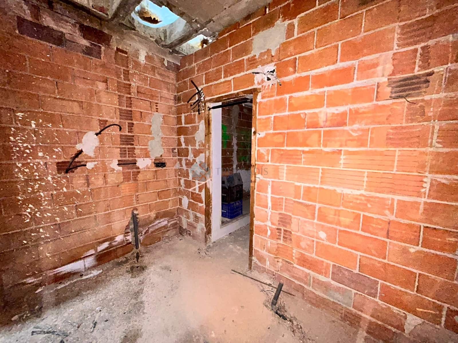 4 bedroom Townhouse for sale in Catadau - € 77,000 (Ref: 9580117)