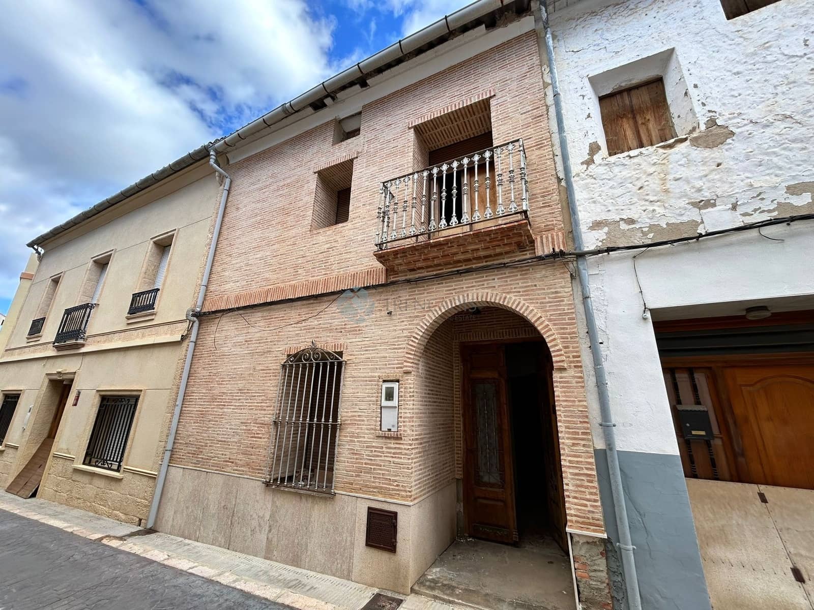 4 bedroom Townhouse for sale in Catadau - € 77,000 (Ref: 9580117)