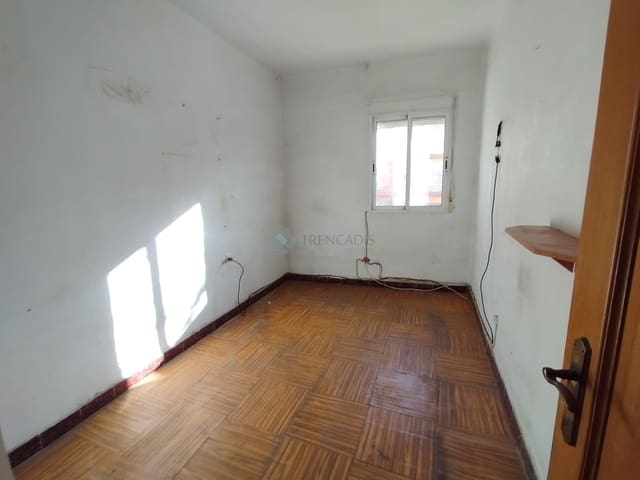 3 slaapkamer Appartement te koop in Valencia stad - € 150.000 (Ref: 9593278)