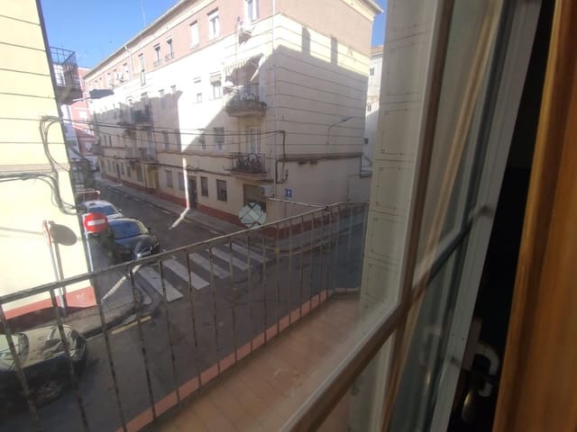 3 slaapkamer Appartement te koop in Valencia stad - € 150.000 (Ref: 9593278)