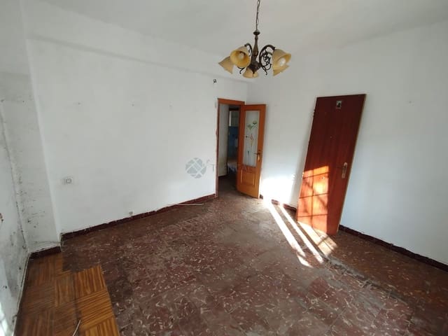 3 slaapkamer Appartement te koop in Valencia stad - € 150.000 (Ref: 9593278)