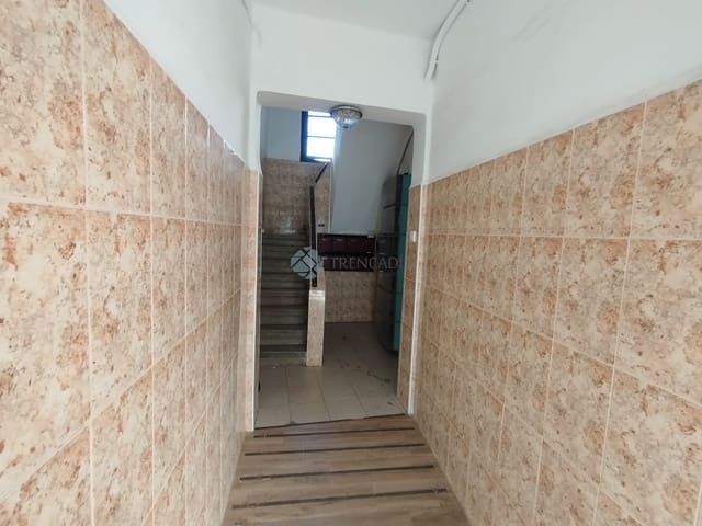 3 bedroom Apartment for sale in Valencia city - € 150,000 (Ref: 9593278)