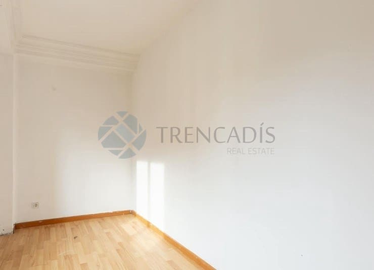 3 makuuhuone Huoneisto myytävänä paikassa Madrid kaupunki - 350 000 € (Ref: 9596471)