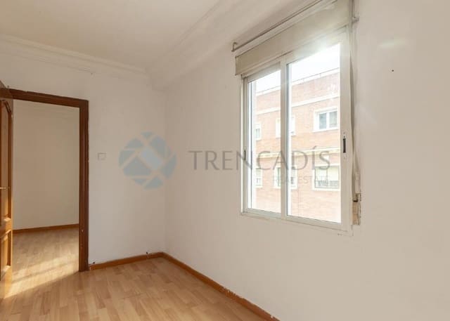 3 makuuhuone Huoneisto myytävänä paikassa Madrid kaupunki - 350 000 € (Ref: 9596471)