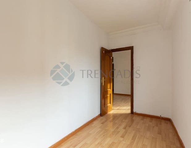 3 makuuhuone Huoneisto myytävänä paikassa Madrid kaupunki - 350 000 € (Ref: 9596471)