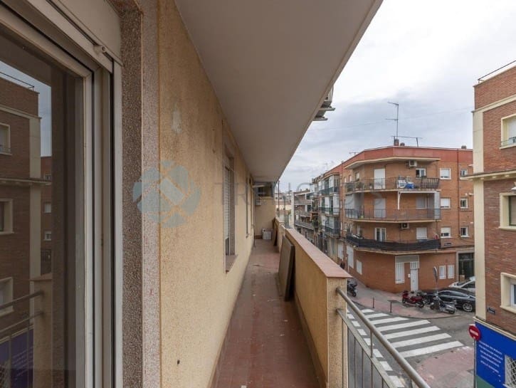 3 makuuhuone Huoneisto myytävänä paikassa Madrid kaupunki - 350 000 € (Ref: 9596471)