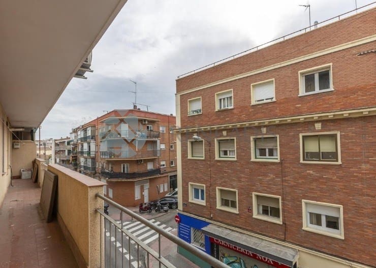 3 makuuhuone Huoneisto myytävänä paikassa Madrid kaupunki - 350 000 € (Ref: 9596471)